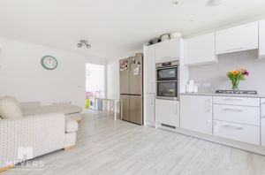 Kitchen- click for photo gallery